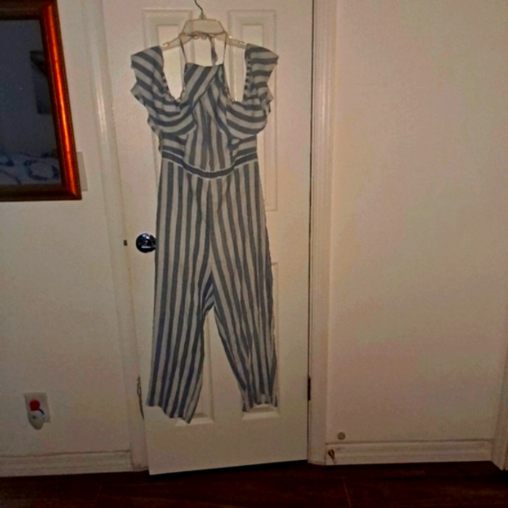 Jumper - Picture 2 of 8